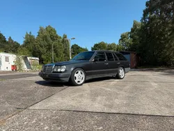 Grau Gebraucht 1989 Mercedes E230 Kombi | 6.000 €