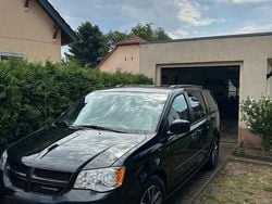 Schwarz Gebraucht 2017 Dodge Grand Caravan Van / Kleinbus | 15.000 € (Fairer Preis)