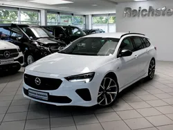 Jade weiss (metallic) Gebraucht 2022 Opel Insignia Kombi | 37.980 € (Teuer)