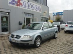 Blau Gebraucht 2002 VW Passat Trendline Limousine | 2.450 € (Teuer)