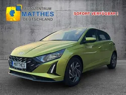 Mangroove green pearl Neu 2025 Hyundai i20 Select Kleinwagen | 19.299 € (Superpreis)
