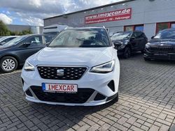 Weiß metallic / dach schwazme Gebraucht 2022 Seat Arona FR SUV | 21.990 € (Etwas zu teuer)