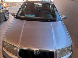 Grau Gebraucht 2006 Skoda Fabia Kombi | 1.100 €