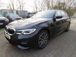 Schwarz Gebraucht 2022 BMW 330e M Sport Kombi | 30.990 € (Fairer Preis)