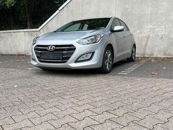 Silber Gebraucht 2015 Hyundai i30 Edition Limousine | 8.000 € (Superpreis)