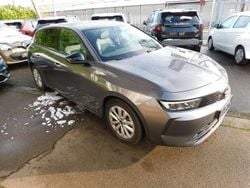 Grau Gebraucht 2024 Opel Astra Edition Limousine | 18.950 € (Guter Preis)