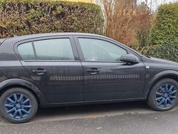 Schwarz Gebraucht 2009 Opel Astra Selection Limousine | 2.999 € (Fairer Preis)