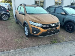 Orange Gebraucht 2023 Dacia Sandero Expression Kleinwagen | 18.993 € (Etwas zu teuer)