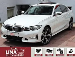 Weiss Gebraucht 2022 BMW 320 Luxury Line Limousine | 28.980 € (Teuer)