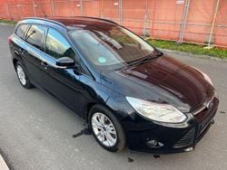 Schwarz Gebraucht 2014 Ford Focus Kombi | 3.750 € (Superpreis)