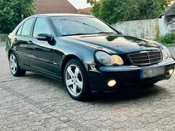 Schwarz Gebraucht 2004 Mercedes C180 Limousine | 2.850 € (Fairer Preis)