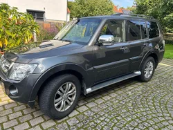 Grau Gebraucht 2013 Mitsubishi Pajero Edition SUV | 17.700 € (Guter Preis)