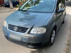 Grau Gebraucht 2006 VW Touran Van / Kleinbus | 2.000 € (Fairer Preis)