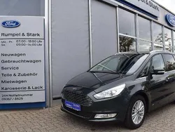 Mambagrün (metallic) Gebraucht 2017 Ford Galaxy Titanium Van / Kleinbus | 22.990 € (Superpreis)