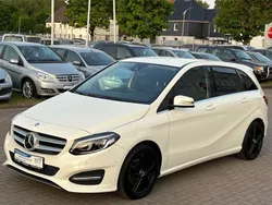 Weiß Gebraucht 2015 Mercedes B200 Van / Kleinbus | 17.499 € (Fairer Preis)