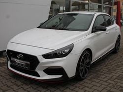Polar white / sol Gebraucht 2019 Hyundai i30 Comfort Limousine | 22.490 € (Fairer Preis)