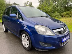 Blau Gebraucht 2010 Opel Zafira Innovation Van / Kleinbus | 6.450 € (Teuer)