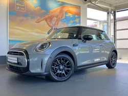 Moonwalk grey (metallic) Gebraucht 2022 Mini Cooper Essential Kleinwagen | 21.820 € (Fairer Preis)