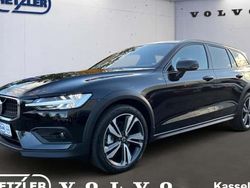 Schwarz Gebraucht 2024 Volvo V60 CC Ultimate Kombi | 52.950 €