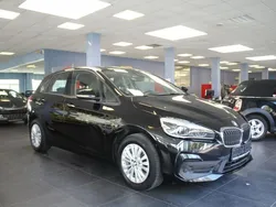 Schwarz Gebraucht 2021 BMW 218 Active Tourer Advantage Van / Kleinbus | 19.980 € (Guter Preis)