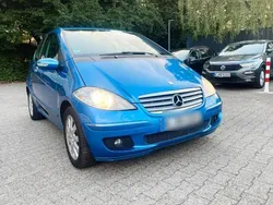 Blau Gebraucht 2008 Mercedes 200 Elegance Coupé | 2.150 €