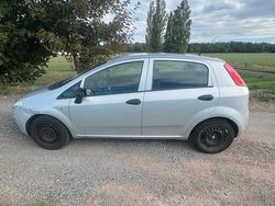Grau Gebraucht 2012 Fiat Punto Kleinwagen | 1.700 € (Superpreis)