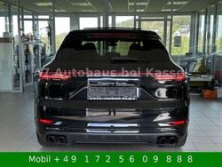 Tiefschwarz vollleder schwarz Gebraucht 2019 Porsche Cayenne Turbo Chrono SUV | 74.500 €