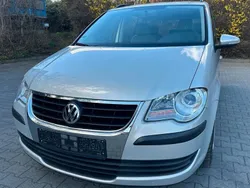 Silber Gebraucht 2009 VW Touran Trendline Van / Kleinbus | 6.700 € (Etwas zu teuer)