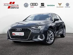 Grau Gebraucht 2022 Audi A3 Sportback Advanced Limousine | 28.980 € (Fairer Preis)