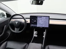 Schwarz Gebraucht 2019 Tesla Model 3 Standard Range Limousine | 18.400 € (Fairer Preis)