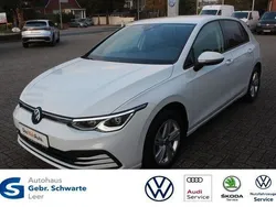 Weiß Gebraucht 2022 VW Golf VIII Life Limousine | 21.450 € (Guter Preis)