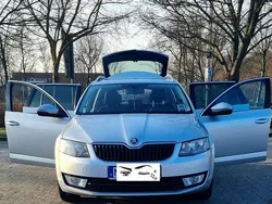 Grau Gebraucht 2015 Skoda Octavia Limousine | 8.599 € (Fairer Preis)