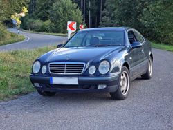 Blau Gebraucht 1997 Mercedes CLK320 Coupé | 1.997 €