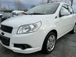 Weiß Gebraucht 2009 Chevrolet Aveo LS Kleinwagen | 2.800 € (Fairer Preis)