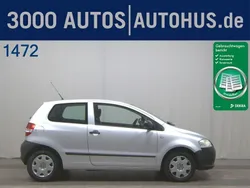 Reflexsilber metallic Gebraucht 2010 VW Fox Kleinwagen | 890 € (Guter Preis)