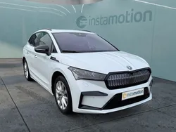 Weiß Gebraucht 2024 Skoda Enyaq iV SportLine SUV | 53.200 € (Guter Preis)