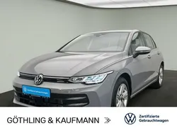 Mondsteingrau Gebraucht 2024 VW Golf VIII Life Limousine | 23.480 € (Guter Preis)