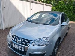 Silber Gebraucht 2006 VW Jetta Comfortline Limousine | 3.600 € (Etwas zu teuer)