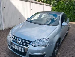 Silber Gebraucht 2006 VW Jetta Comfortline Limousine | 3.800 € (Teuer)