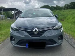 Grau Gebraucht 2021 Renault Clio V Experience Kleinwagen | 11.800 € (Guter Preis)