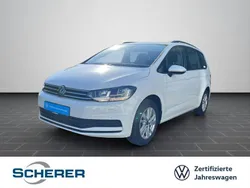 Pure white Gebraucht 2024 VW Touran Comfortline Van / Kleinbus | 29.990 € (Guter Preis)