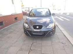 Grau Gebraucht 2011 Seat Altea Stylance Van / Kleinbus | 3.990 € (Fairer Preis)