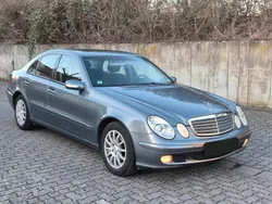 Grün Gebraucht 2004 Mercedes E200 Limousine | 2.600 € (Fairer Preis)