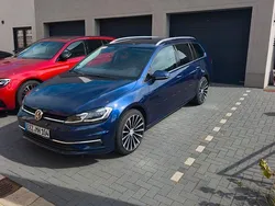 Blau Gebraucht 2017 VW Golf VII Highline Kombi | 14.000 € (Superpreis)