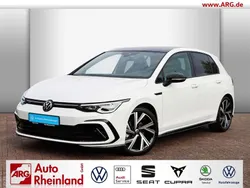 Pure white Gebraucht 2024 VW Golf VIII R-line Limousine | 28.191 € (Guter Preis)