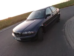 Blau Gebraucht 1999 BMW 316 Limousine | 1.900 €