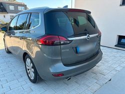 Grau Gebraucht 2017 Opel Zafira Tourer Business Innovation Van / Kleinbus | 9.800 € (Fairer Preis)