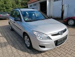 Silber Gebraucht 2009 Hyundai i30 Classic Kombi | 3.950 € (Etwas zu teuer)