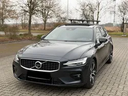 Blau Gebraucht 2019 Volvo V60 R-Design Kombi | 13.790 €