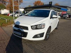 Weiß Gebraucht 2011 Chevrolet Aveo LTZ Kleinwagen | 3.580 € (Fairer Preis)